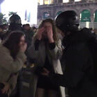 Molestie in piazza Duomo, identificati i ragazzi del branco
