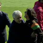 L'arbitro Serra torna in campo (in B) e dopo Mourinho fa infuriare un altro allenatore: caos in campo a Venezia
