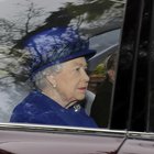 La regina Elisabetta ricompare dopo l'influenza: a messa a Sandrigham con William e Kate