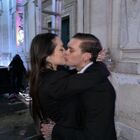 Blanco, il bacio con la fidanzata Martina 