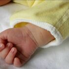 Roma, bimba di tre mesi muore in casa sotto gli occhi della mamma: stroncata da un malore