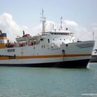 Lampedusa, bloccato traghetto di linea: il molo è occupato dal veliero Alex con i naufraghi