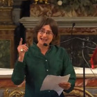 Murgia, Chiara Valerio e il discorso ai funerali tra lacrime e risate: «Parlerò di Michela solo al futuro»