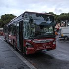 Roma, scontro tra due bus in piazza dei Cinquecento: tre passeggeri feriti