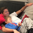 Melissa Satta, post con il ragazzino: «Nuovo fidanzato? Idioti. Ha 16 anni, sono sua zia»