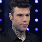 Fedez, primo Natale senza Chiara Ferragni e figli. La villa di lusso, le ragazze e l'assenza ...
