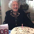 Nonna Anastasia festeggia 108 anni su TikTok: «Cari signori vi ringrazio». Nata nel 1913, ha 164mila like