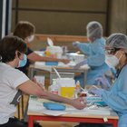 Coronavirus, bollettino Lombardia: oggi 77 nuovi positivi e due morti, scendono le terapie intensive