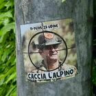 Adesivi contro Figliuolo e Alpini: denunciate tre donne, una è di Udine