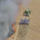 Usa, contadino contro l'incendio: che falciatura coraggiosa