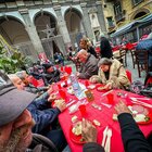 Natale, il dramma dei nuovi poveri: niente regali per un italiano su 6, tre milioni chiedono aiuto per mangiare