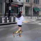 Yana a 12 anni corre la maratona di Boston con le protesi: due anni fa perse le gambe in un bombardamento russo