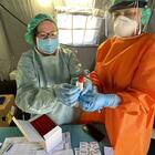 Coronavirus, 300 mila test al giorno per frenare l’epidemia
