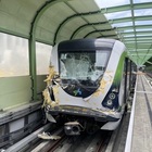 Gru crolla sulla metropolitana: un morto e 8 feriti, treno travolto dal gigante di ferro
