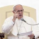 Vaticano, altre accuse al Papa da parte dell'ex nunzio Viganò: «Il silenzio del Pontefice conferma il mio dossier sugli abusi»