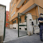 Roma, nonno spara al nipotino di 7 anni: il bimbo è gravissimo. «Colpo partito per sbaglio»