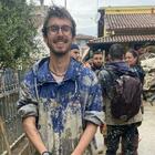 Marco prende 2 giorni di permesso dal lavoro per andare in Romagna a spalare il fango e viene licenziato: «Non lo meritavo»