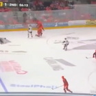 Tragedia nell'hockey, giocatore sgozzato durante una partita dalla lama di un pattino