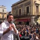 Salvini in Sicilia scherza a un comizio: «Tornerò a Roma con un'abbronzatura invidiabile»