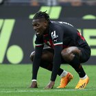 Milan-Inter, gioca Leao? Il portoghese in ritiro con la squadra: «Non sarà titolare: panchina o tribuna»
