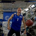 Cervicale, l'Agenzia spaziale europea: «Via dalla sedia, fate come gli astronauti»