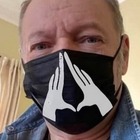 Coronavirus, Vasco Rossi con la mascherina "hot" negli Usa: «Qui pochi casi perché il tampone costa 3200 dollari»