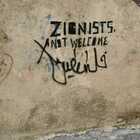 immagine Napoli, ai Decumani frasi choc: ristorante imbrattato con scritte antisemite