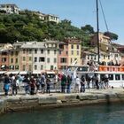 Estate a Portofino, no al bikini e 'divieto di sosta' per i selfie: multe di 275 euro. Il sindaco: «È buon senso»