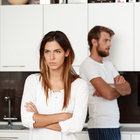 «Ho detto a mio marito che se mi paga farò le faccende di casa e lui si è arrabbiato: secondo lui sono manipolativa»