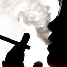Fumare aumenta il rischio di tumore alla vescica, donne più esposte