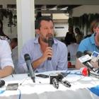 Moto d'acqua, Salvini insulta il cronista: «Torni a filmare i bambini»