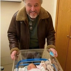Christian De Sica nonno, l'annuncio social: «È nata Bianca, la mia nipotina» FOTO