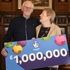 Lotteria, malato terminale di 77 anni vince un milione. La moglie: «Un miracolo, compriamo una casa su misura per il tempo che gli resta»