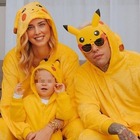 Chiara Ferragni, la foto con Fedez e Leone vestiti da Pikachu per Halloween. Fan preoccupati: «Dov'è?»