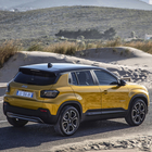 Avenger, il debutto elettrico di Jeep. Il modello della svolta: è il primo del brand tutto ad elettroni ed è tutto fatto in Europa