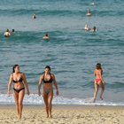 Fase 2, tutti al mare dal 29 maggio ma niente feste e beach volley: ordinanza Marche, 14 regole