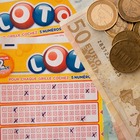 Lotteria, vince il jackpot da 1 milione di sterline ma nasconde tutto al marito (ora ex) e deve riconsegnare la somma