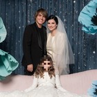 Laura Pausini e Paolo Carta si sono sposati: il «sì» (in 5 lingue) dopo 18 anni di amore: pioggia di like FOTO