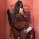 Belen Rodriguez, il selfie in mutande davanti allo specchio fa impazzire i social