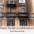 Via Agri bruciano auto e scooter quartiere Trieste