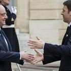 • Renzi a Hollande: "Ampia coalizione contro i terroristi"