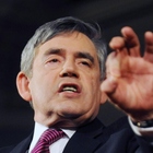 Putin, il retroscena di Gordon Brown: «A Mosca mi minacciò, l'unica cosa che capisce è la forza»