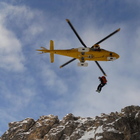 Bimba di 8 anni cade sugli sci in pista e batte la testa: trasportata d'urgenza in ospedale