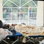 Migranti, braccio di ferro con le regioni sui Cpr. La Germania frena sull'accoglienza, Giorgia Meloni: «No all’Italia campo profughi d’Europa»