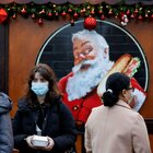 Omicron, lockdown e restrizioni: dall'Olanda alla Gran Bretagna l'Europa prova a frenare la corsa del virus (e a salvare il Natale)