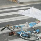 Ciclista travolto da un'auto pirata: Loris muore a 48 anni dopo un giorno di agonia