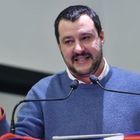• Salvini: "Renzi infame, suicidio del pensionato è colpa sua"