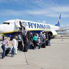 Ryanair, spunta una penale da 50 euro al check-in. Passeggeri in rivolta