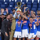 Il Napoli vince la Coppa Italia ai rigori: «ringhio» alla Juve e vendetta su Sarri