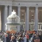 Pasquetta, tantissimi fedeli a Piazza San Pietro per la benedizione di Papa Francesco